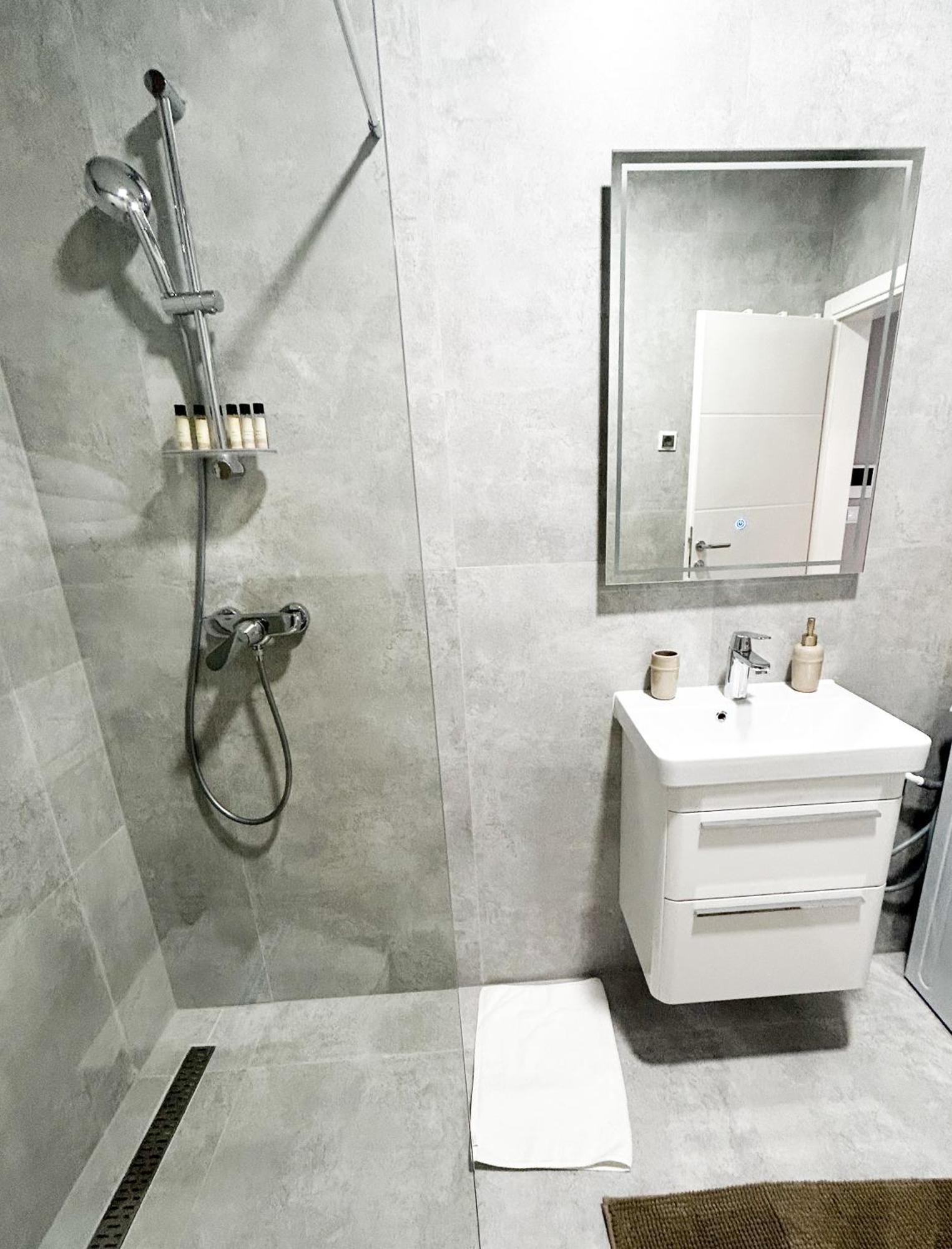מוסטר Merak2 Apartment- Free Private Parking מראה חיצוני תמונה